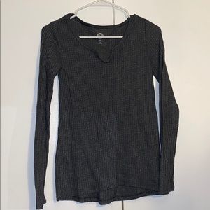 Gray long sleeve shirt 🤍